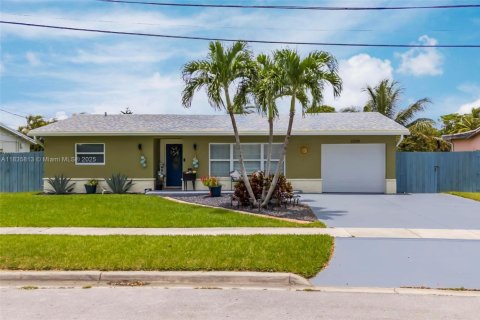 House in Margate, Florida 3 bedrooms, 156.73 sq.m. № 1827455 - photo 27