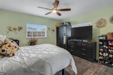 House in Margate, Florida 3 bedrooms, 156.73 sq.m. № 1827455 - photo 25