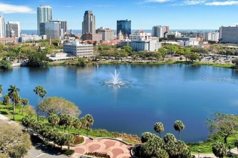 Condominio en alquiler en Saint Petersburg, Florida, 1 dormitorio, 55.74 m2 № 1844590 - foto 2