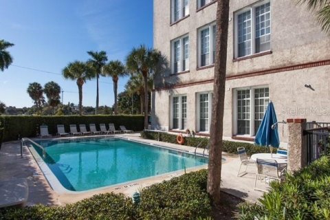 Condominio en alquiler en Saint Petersburg, Florida, 1 dormitorio, 55.74 m2 № 1844590 - foto 6