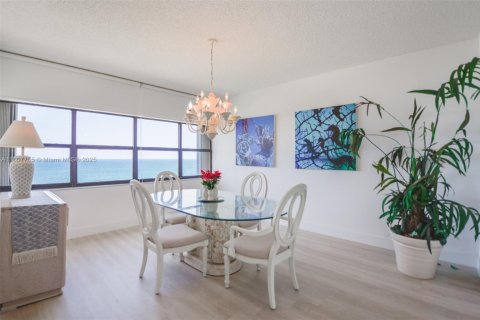 Condo in Lauderdale-by-the-Sea, Florida, 2 bedrooms  № 1874326 - photo 7
