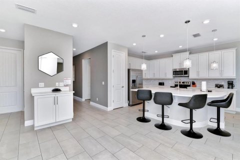 Villa ou maison à vendre à Kissimmee, Floride: 5 chambres, 273.6 m2 № 2196802 - photo 2