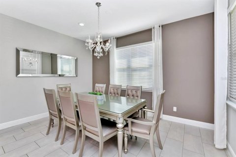 Villa ou maison à vendre à Kissimmee, Floride: 5 chambres, 273.6 m2 № 2196802 - photo 4