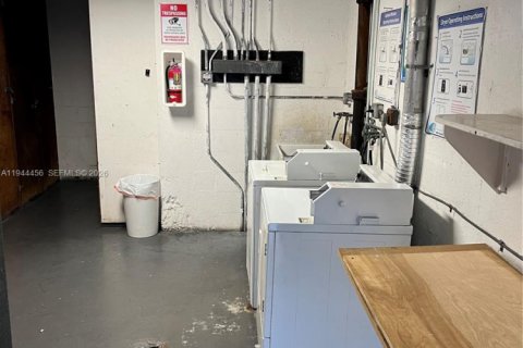 Condo in North Miami, Florida, 1 bedroom  № 2001660 - photo 12