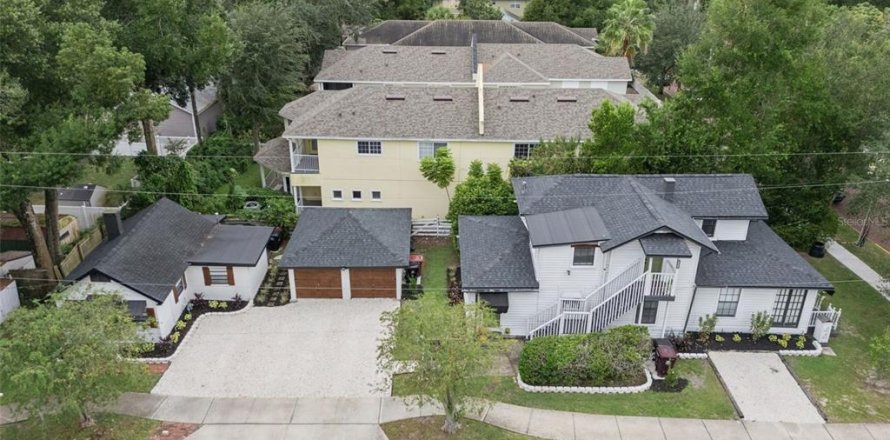 Commercial property in Orlando, Florida 5 bedrooms, 220.64 sq.m. № 2416249