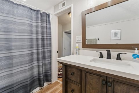 Commercial property in Orlando, Florida 5 bedrooms, 220.64 sq.m. № 2416249 - photo 18