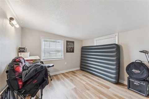 Commercial property in Orlando, Florida 5 bedrooms, 220.64 sq.m. № 2416249 - photo 20