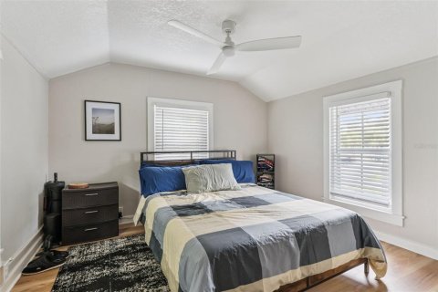 Commercial property in Orlando, Florida 5 bedrooms, 220.64 sq.m. № 2416249 - photo 17