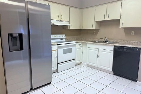 Appartement à louer à Orlando, Floride: 2 chambres, 95.41 m2 № 2415323 - photo 6
