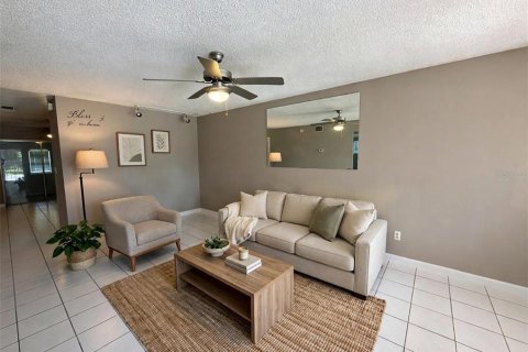 Appartement à louer à Orlando, Floride: 2 chambres, 95.41 m2 № 2415323 - photo 2
