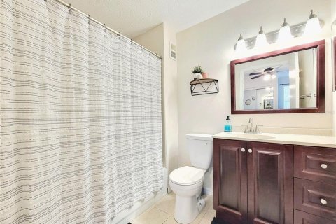 Condo in Gainesville, Florida, 2 bedrooms  № 1626574 - photo 20