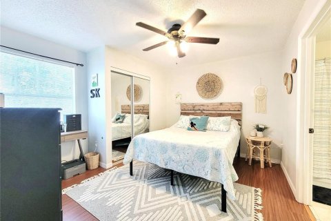Condo in Gainesville, Florida, 2 bedrooms  № 1626574 - photo 15