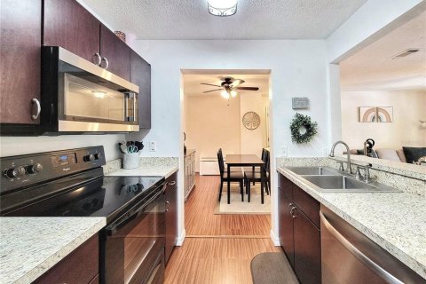 Condo in Gainesville, Florida, 2 bedrooms  № 1626574 - photo 9
