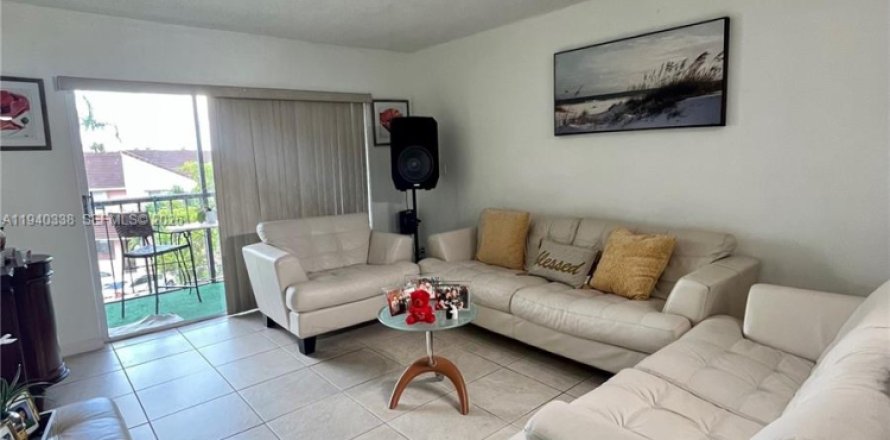 Appartement à Doral, Floride 1 chambre, 71.53 m2 № 1997876