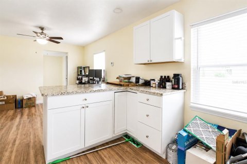 House in Zephyrhills, Florida 2 bedrooms, 68.28 sq.m. № 2230020 - photo 15