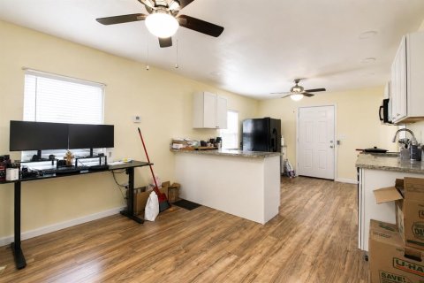 House in Zephyrhills, Florida 2 bedrooms, 68.28 sq.m. № 2230020 - photo 10