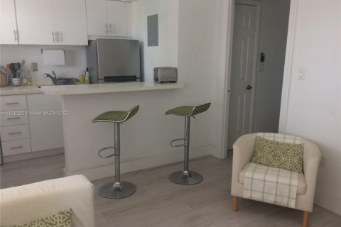 Снять в аренду кондоминиум в Корал-Гейблс, Флорида 1 спальня, 38.09м2, № 1827482 - фото 11