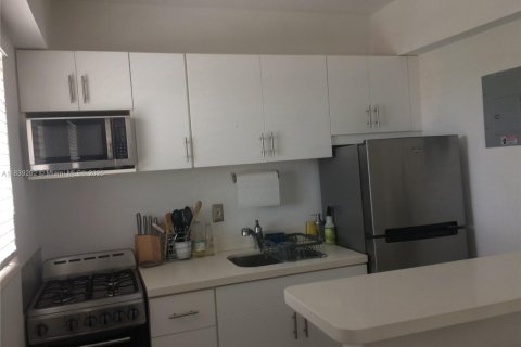 Снять в аренду кондоминиум в Корал-Гейблс, Флорида 1 спальня, 38.09м2, № 1827482 - фото 10
