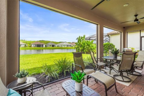 Casa en venta en Bradenton, Florida, 2 dormitorios, 193.33 m2 № 1894973 - foto 2