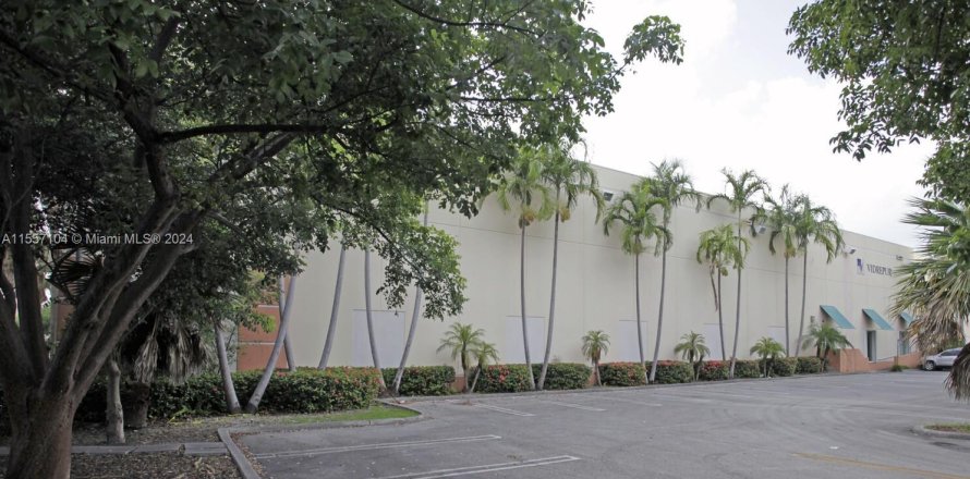 Bureau à Doral, Floride № 1079157