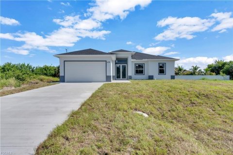 Villa ou maison à louer à Lehigh Acres, Floride: 3 chambres, 137.31 m2 № 2381141 - photo 3