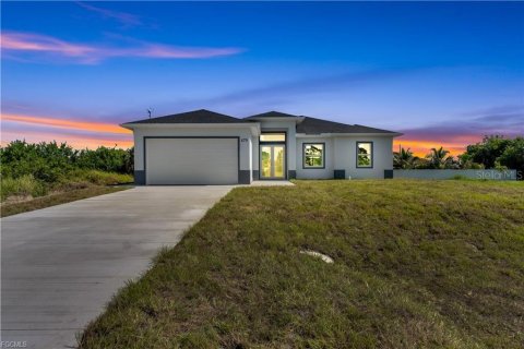 Villa ou maison à louer à Lehigh Acres, Floride: 3 chambres, 137.31 m2 № 2381141 - photo 2