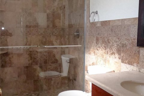 Villa ou maison à louer à South Miami, Floride: 3 chambres, 166.95 m2 № 1947739 - photo 9