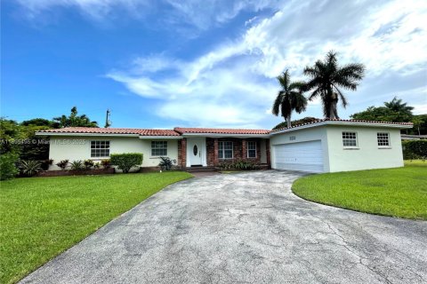 Villa ou maison à louer à South Miami, Floride: 3 chambres, 166.95 m2 № 1947739 - photo 1