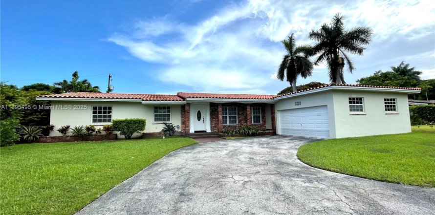 Villa ou maison à South Miami, Floride 3 chambres, 166.95 m2 № 1947739