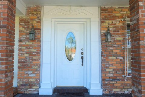 Villa ou maison à louer à South Miami, Floride: 3 chambres, 166.95 m2 № 1947739 - photo 12