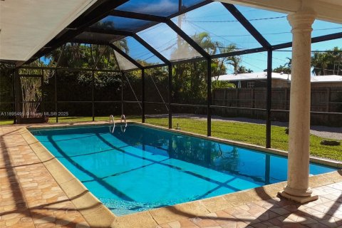 Villa ou maison à louer à South Miami, Floride: 3 chambres, 166.95 m2 № 1947739 - photo 2