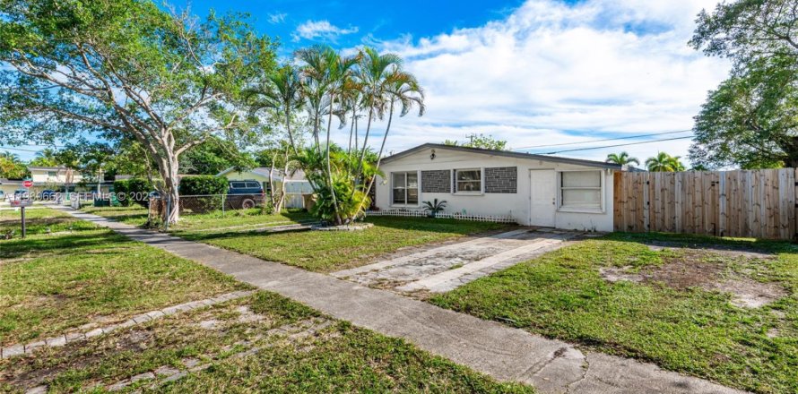 Villa ou maison à Davie, Floride 3 chambres, 87.7 m2 № 1989441