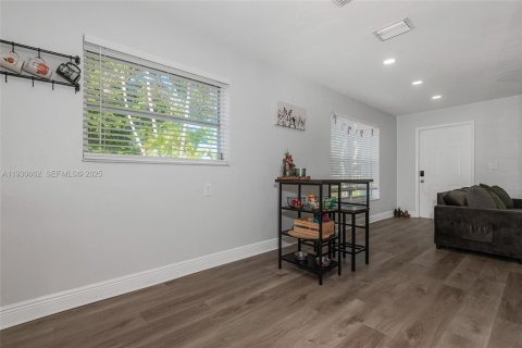 Villa ou maison à vendre à Davie, Floride: 3 chambres, 87.7 m2 № 1989441 - photo 10