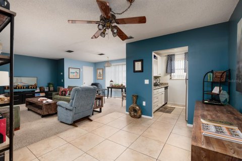 Condo in Saint Petersburg, Florida, 2 bedrooms  № 2101357 - photo 4