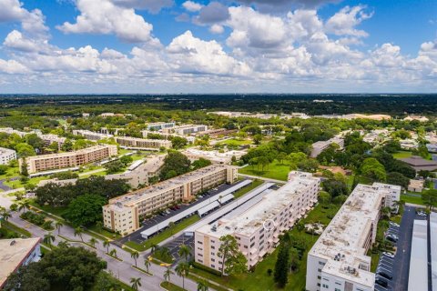 Condo in Saint Petersburg, Florida, 2 bedrooms  № 2101357 - photo 21