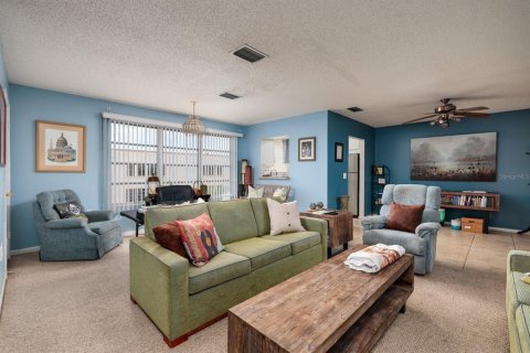 Condo in Saint Petersburg, Florida, 2 bedrooms  № 2101357 - photo 3