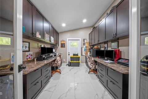 Casa en venta en Southwest Ranches, Florida, 3 dormitorios, 227.98 m2 № 2050556 - foto 14