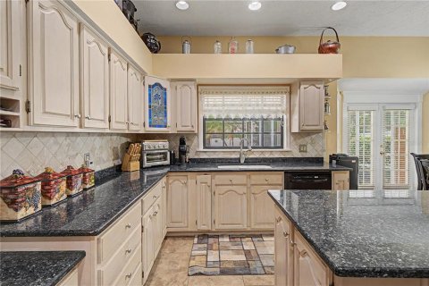 House in Valrico, Florida 4 bedrooms, 308.44 sq.m. № 2258564 - photo 19
