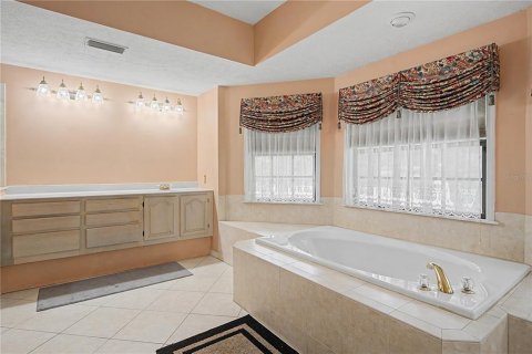 House in Valrico, Florida 4 bedrooms, 308.44 sq.m. № 2258564 - photo 30