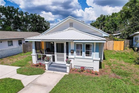 House in Plant City, Florida 4 bedrooms, 135.92 sq.m. № 1758395 - photo 2