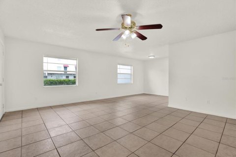 Copropriété à vendre à Tampa, Floride: 2 chambres, 89.19 m2 № 2230647 - photo 5