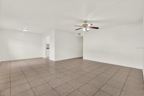Copropriété à vendre à Tampa, Floride: 2 chambres, 89.19 m2 № 2230647 - photo 4