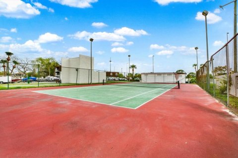 Copropriété à vendre à Tampa, Floride: 2 chambres, 89.19 m2 № 2230647 - photo 25