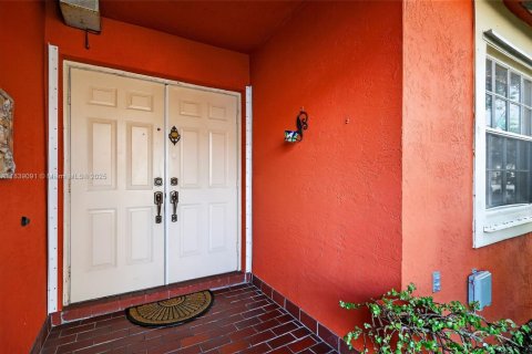 Casa en venta en Hialeah, Florida, 3 dormitorios, 135.82 m2 № 1825750 - foto 4