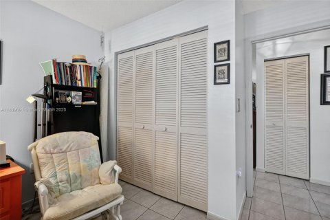 Casa en venta en Hialeah, Florida, 3 dormitorios, 135.82 m2 № 1825750 - foto 23