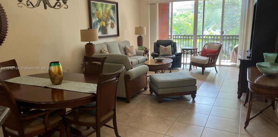 Condominio en Sunrise, Florida, 2 dormitorios № 1845643