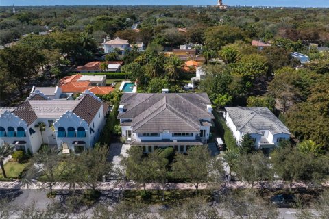 Таунхаус в Корал-Гейблс, Флорида 4 спальни, 339.09м2 № 2055227