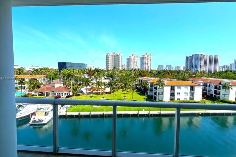 Copropriété à louer à Aventura, Floride: 3 chambres, 168.9 m2 № 2046362 - photo 3