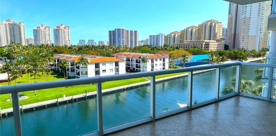 Condo à Aventura, Floride, 3 chambres  № 2046362