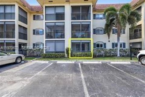 Copropriété à louer à Pompano Beach, Floride: 1 chambre, 62.71 m2 № 2042233 - photo 14